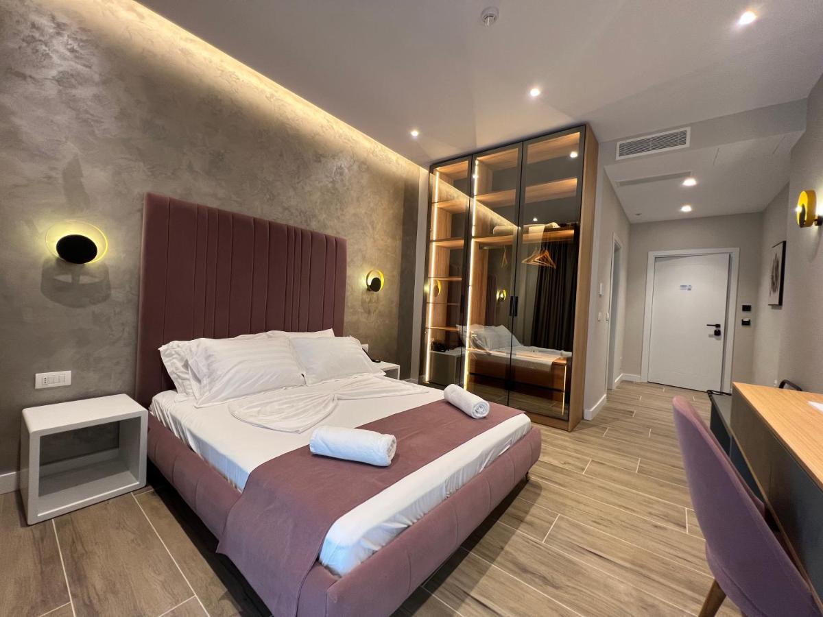 Domus Hotel & Apartments Shëngjin Екстериор снимка