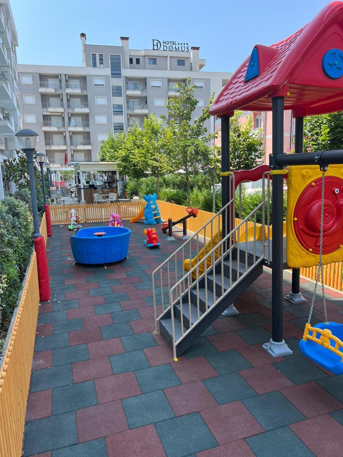 Domus Hotel & Apartments Shëngjin Екстериор снимка