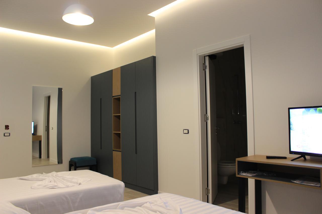 Domus Hotel & Apartments Shëngjin Екстериор снимка