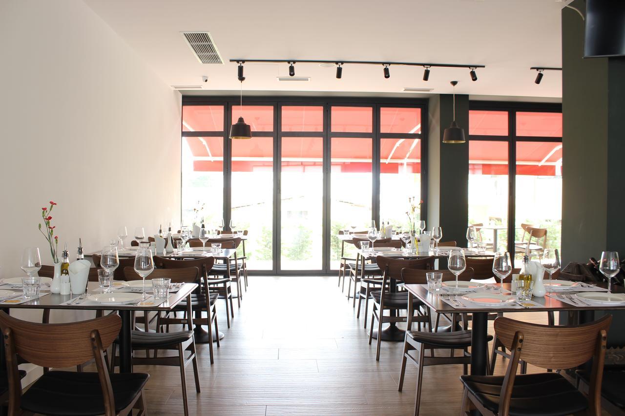 Domus Hotel & Apartments Shëngjin Екстериор снимка